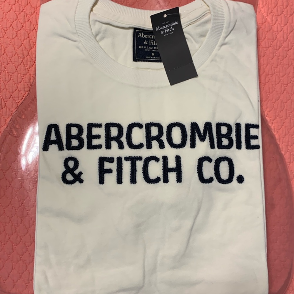 Sale 💰🎉Vintage Abercrombie & Fitch Embroidered Logo Tee